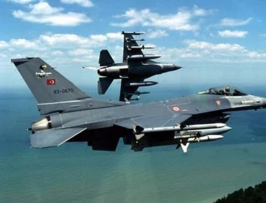 Μπαράζ τουρκικών παραβιάσεων του εθνικού εναέριου χώρου από F-16
